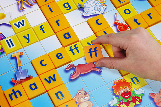 Welsh Junior SCRABBLE® yn Gymraeg