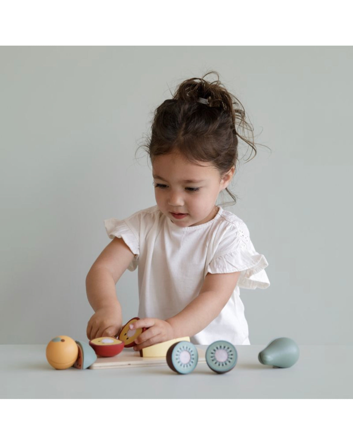 Wooden Cuttable Fruit Set.